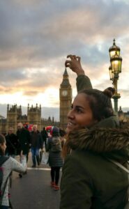 Estudiante de inglés visitando Londres para conocer la cultura de los angloparlantes